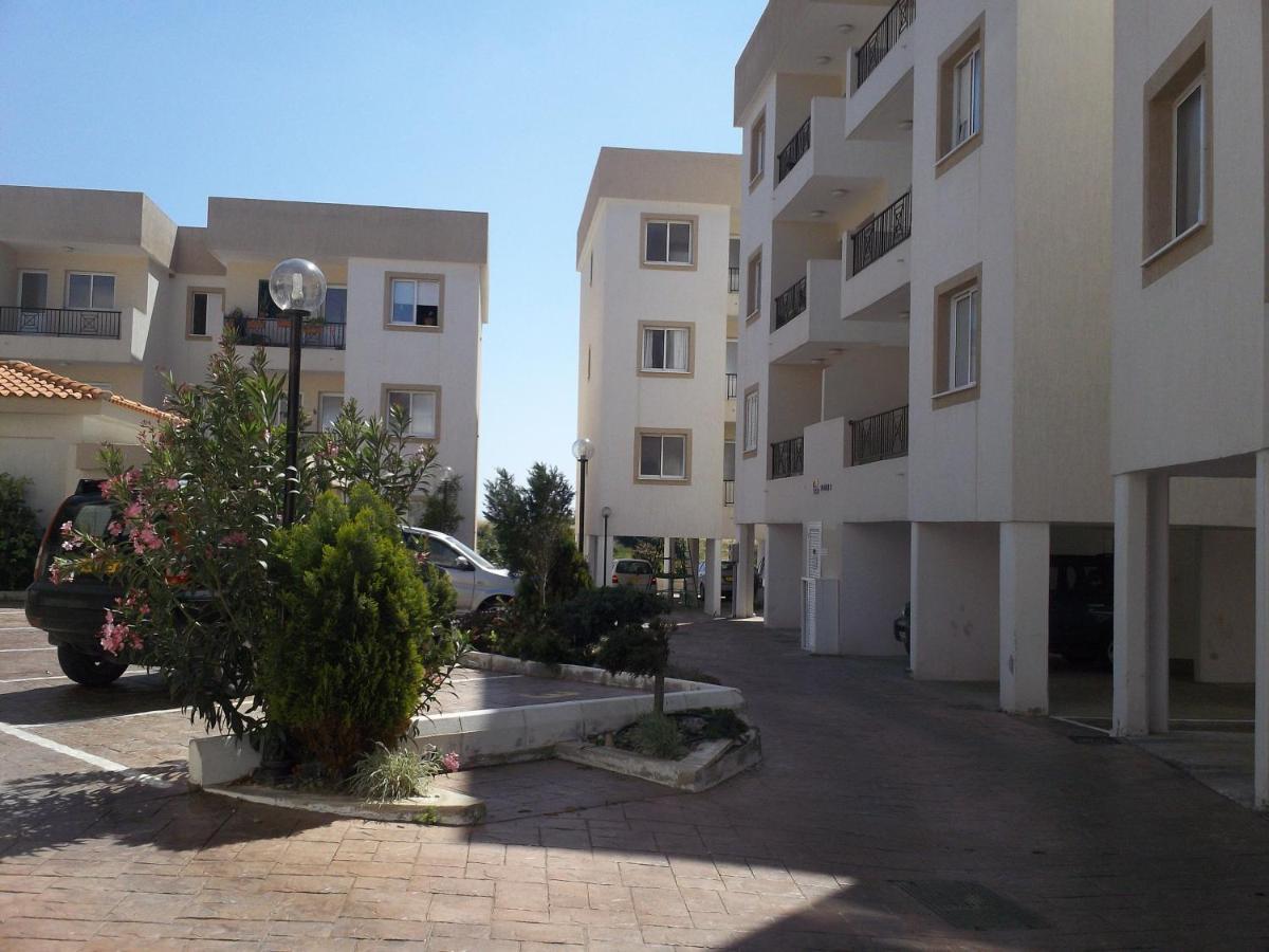 A Stone'S Throw From Everything Paphos Exteriör bild