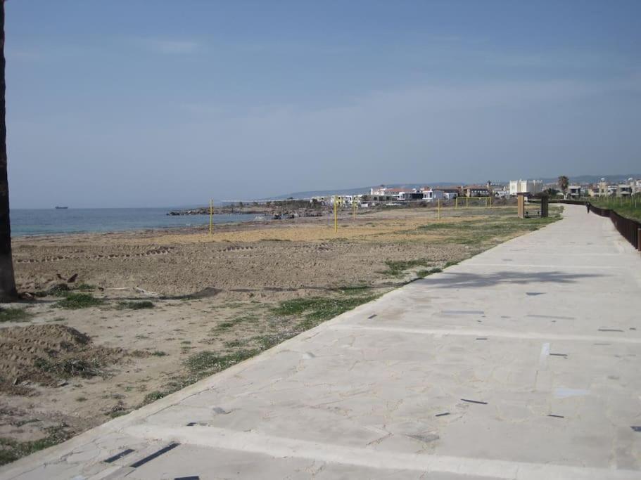 A Stone'S Throw From Everything Paphos Exteriör bild